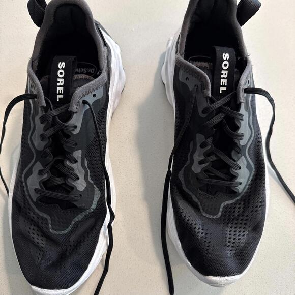 SOREL Women's Kinetic Breakthru Day Lace Sneakers (Black/White) Sz 8.5 - Picture 1 of 9